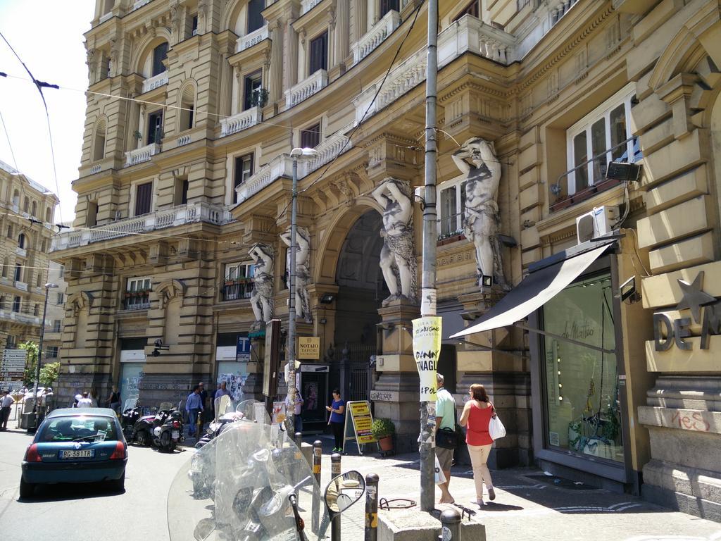 ホテル Caesar Napoli エクステリア 写真